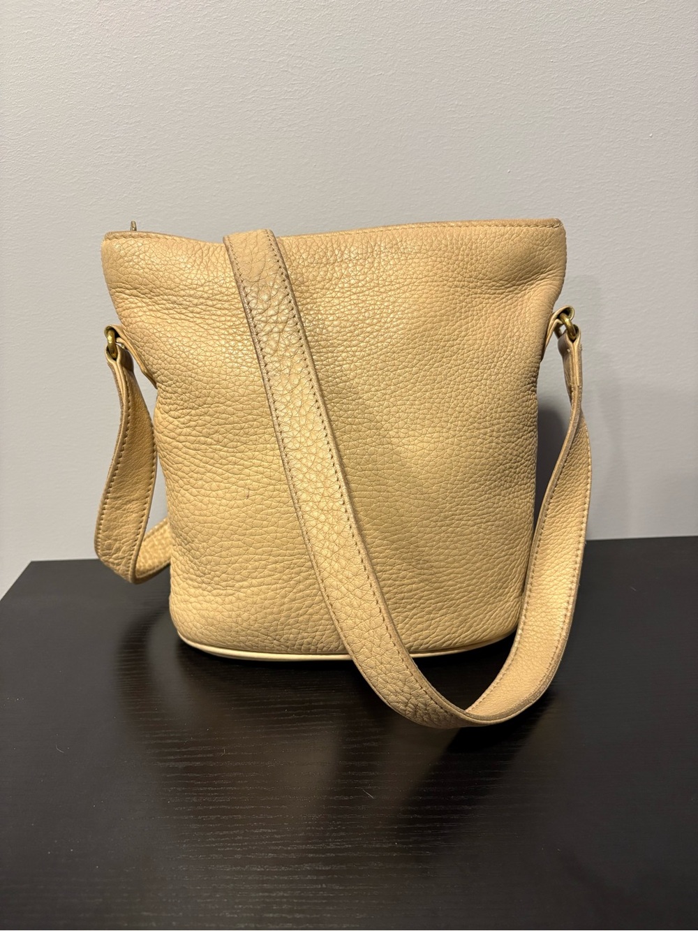 Coach Vintage Pebbled Leather Bucket Bag Cream Tan Crossbody Purse